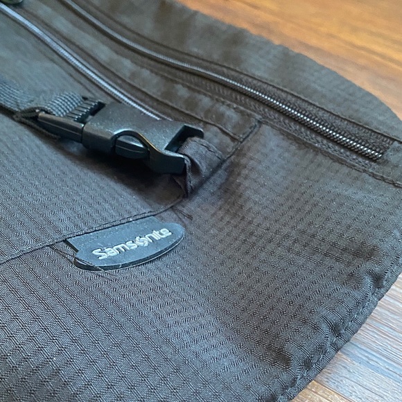 ♥️💖 Samsonite Safety Travel Belt Bag Fanny Pack Bum Bag Slim Design Black - Picture 2 of 7